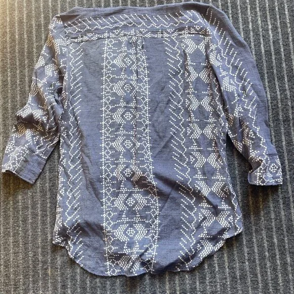 Fred David Top Womens Med Blue White Geo Aztec 3/4 Sleeve V Neck Hi Low Blouse - Picture 4 of 8